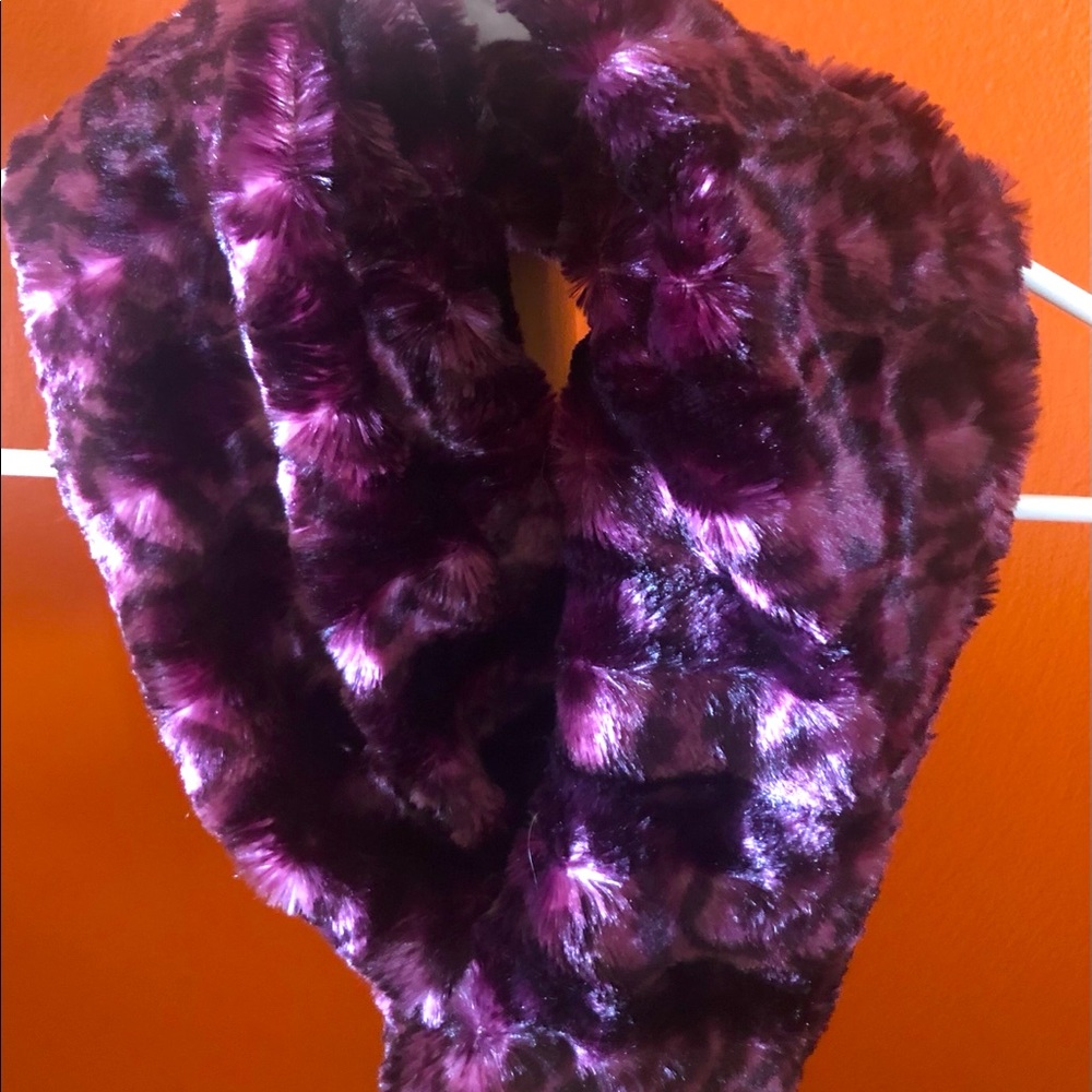 Faux fur unity scarf